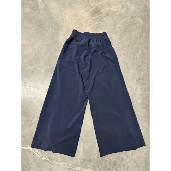 Lululemon Wanderer Culotte.True Navy. Womens. Sz 2 - Picture 15 of 16